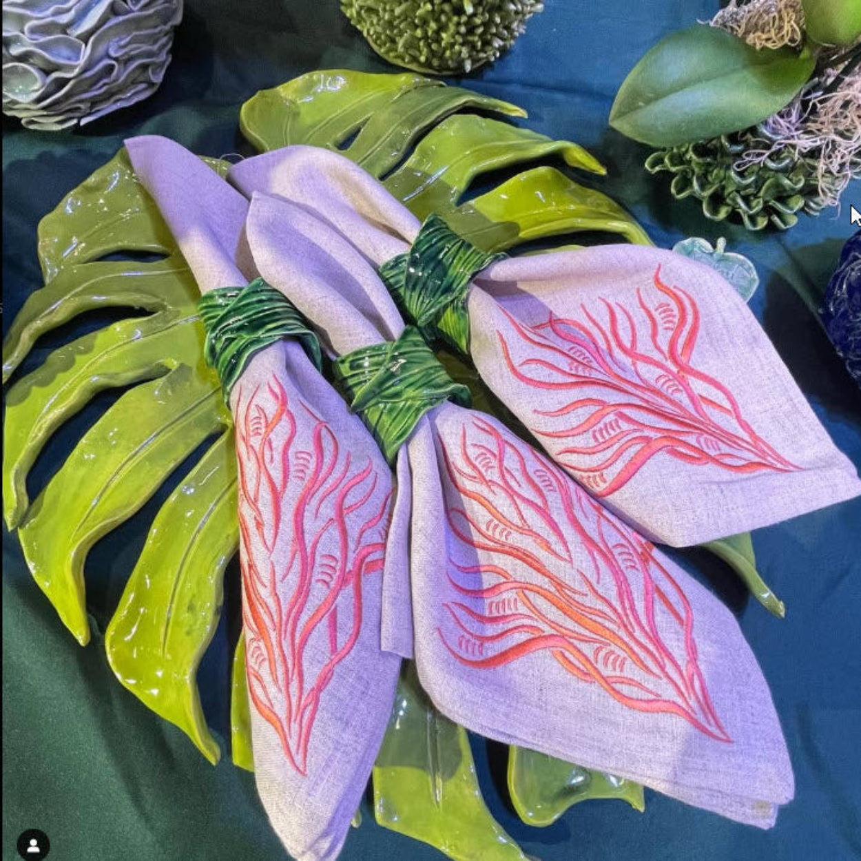 Monstera Leaf