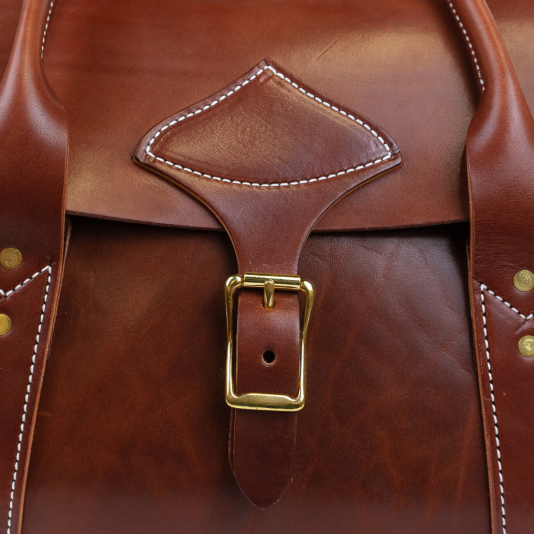 Weekender-bag-brass-hardware-detail