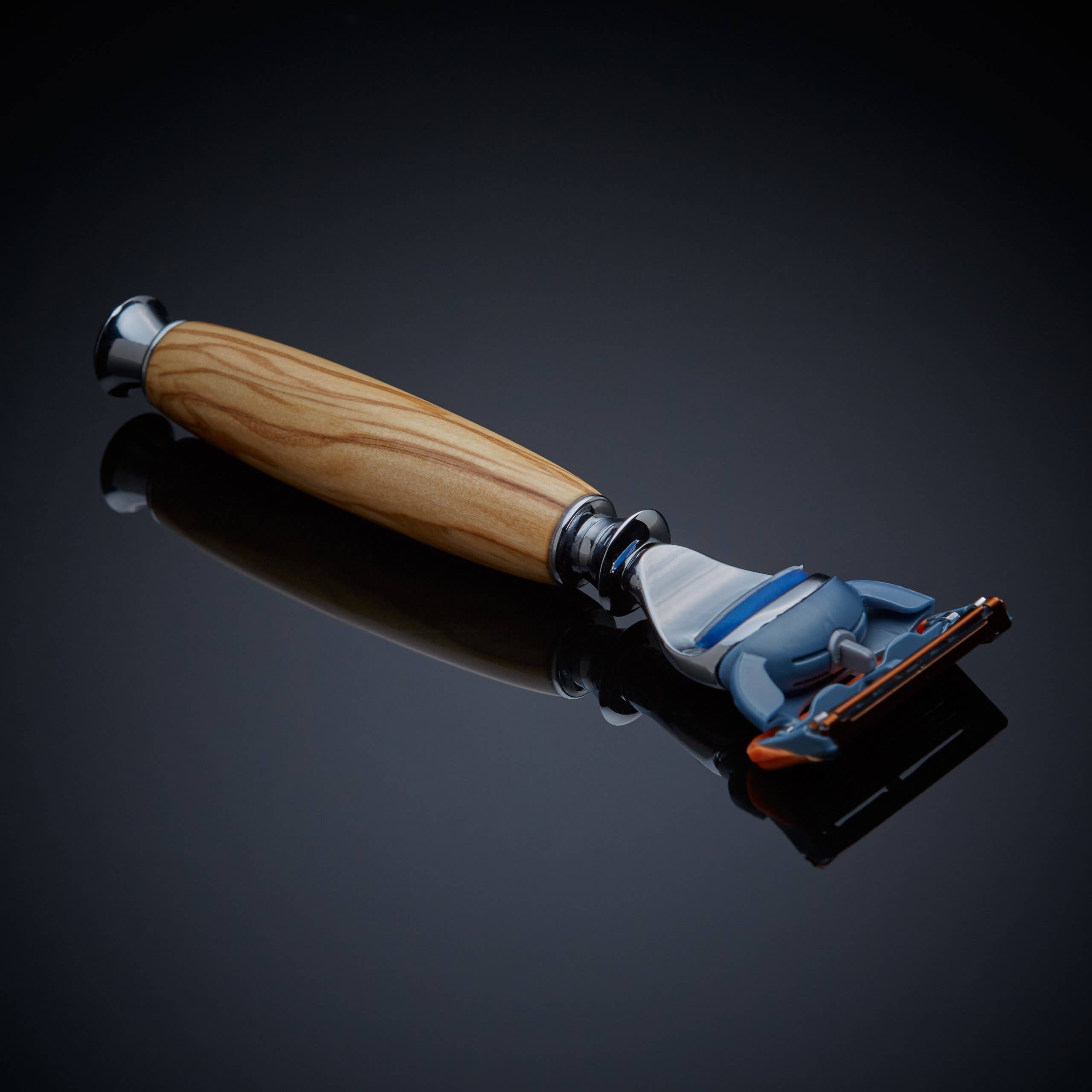 The Atlas Razor (Olivewood)