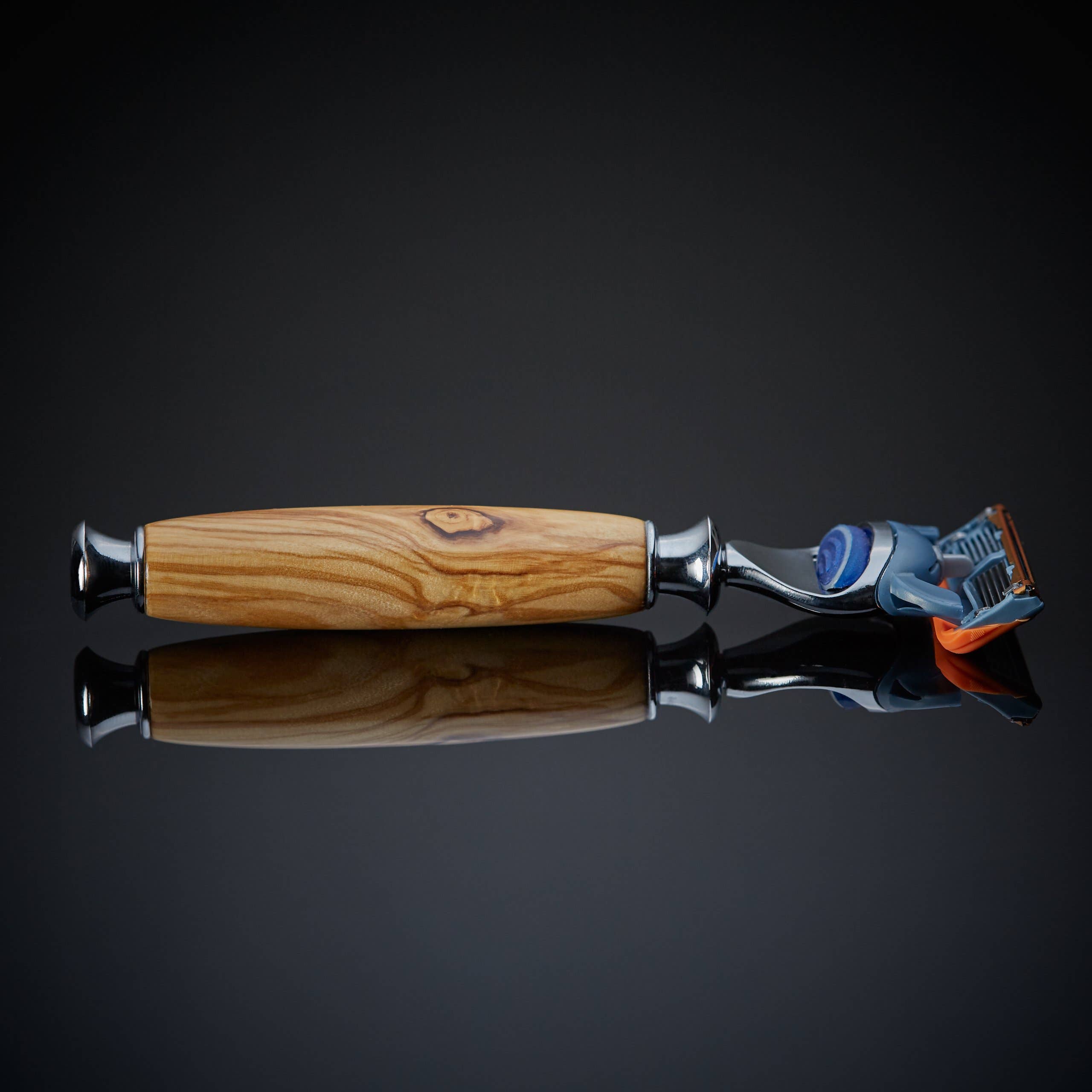 The Atlas Razor (Olivewood)